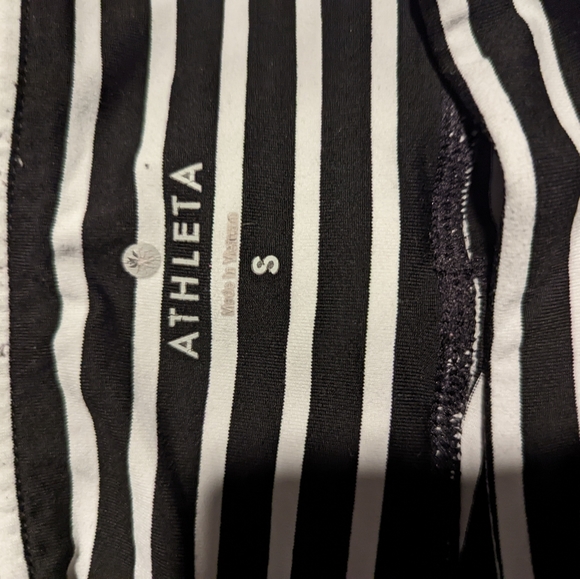 Athleta 3/4 Yoga/Jogger Pant Super Cute Black/White Stripe Hidden Pocket! - Picture 2 of 6